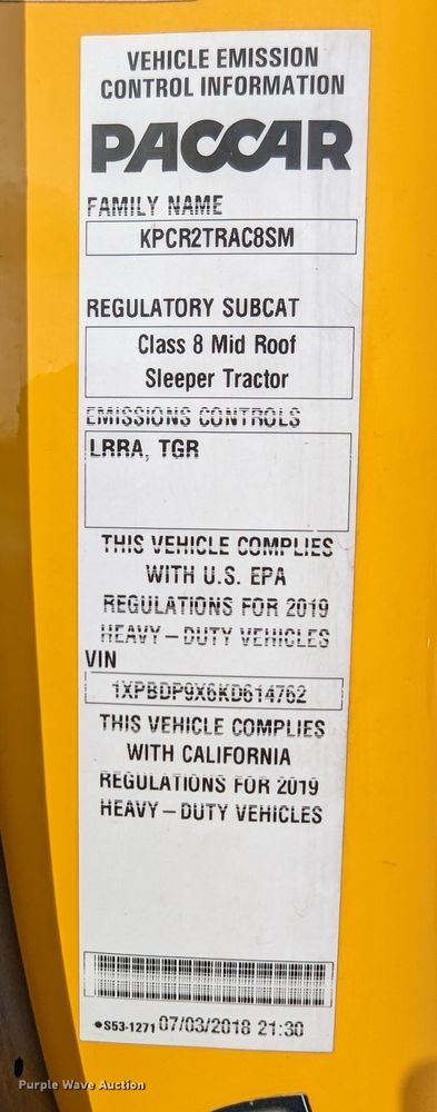 image for item MN9974 2019 Peterbilt 579  semi truck