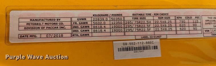 image for item MN9974 2019 Peterbilt 579  semi truck