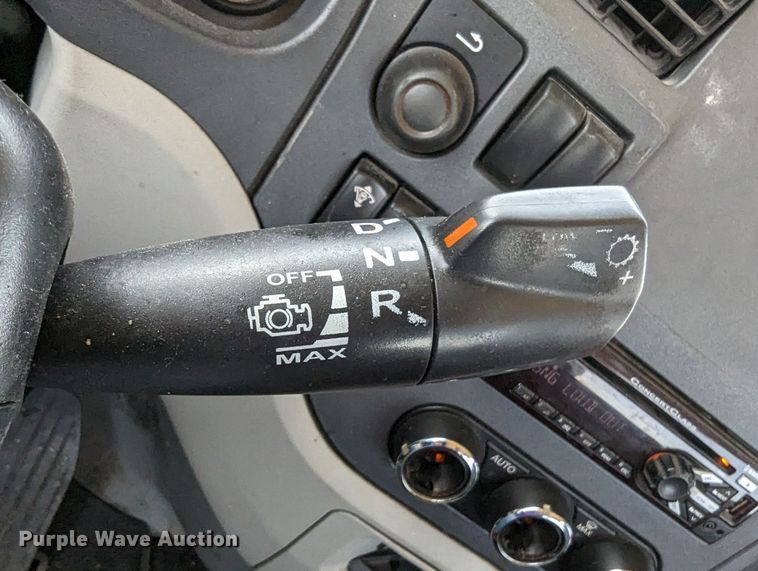 image for item MN9975 2019 Peterbilt 579  semi truck