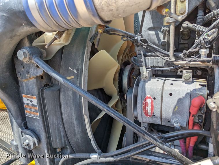 image for item MN9975 2019 Peterbilt 579  semi truck