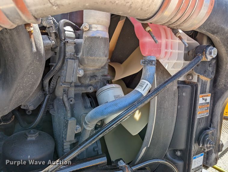 image for item MN9975 2019 Peterbilt 579  semi truck