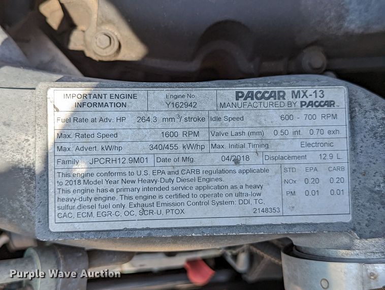 image for item MN9975 2019 Peterbilt 579  semi truck