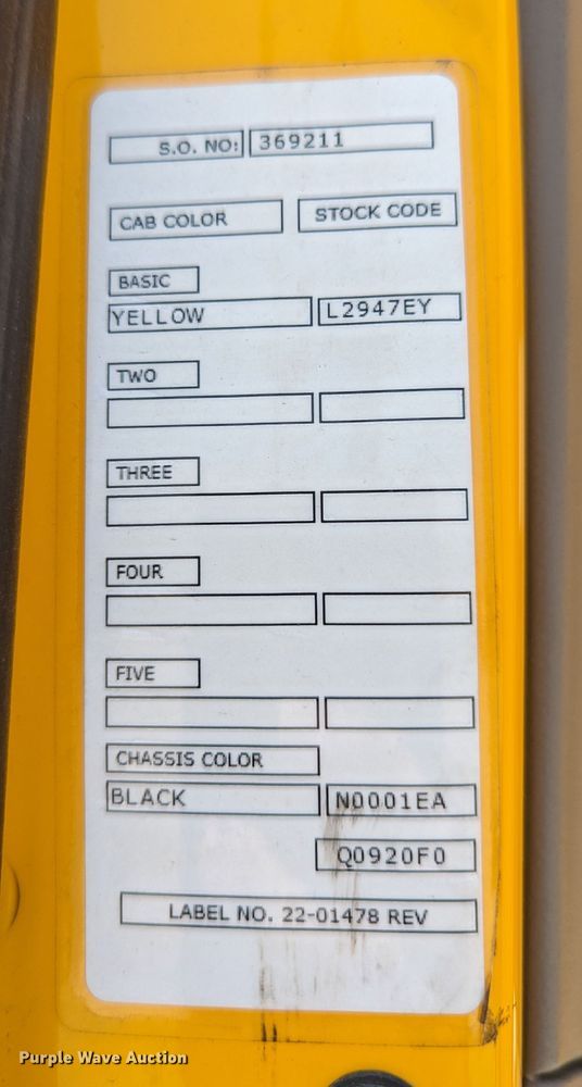 image for item MN9975 2019 Peterbilt 579  semi truck