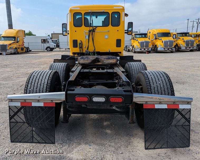 image for item MN9976 2019 Kenworth T680  semi truck