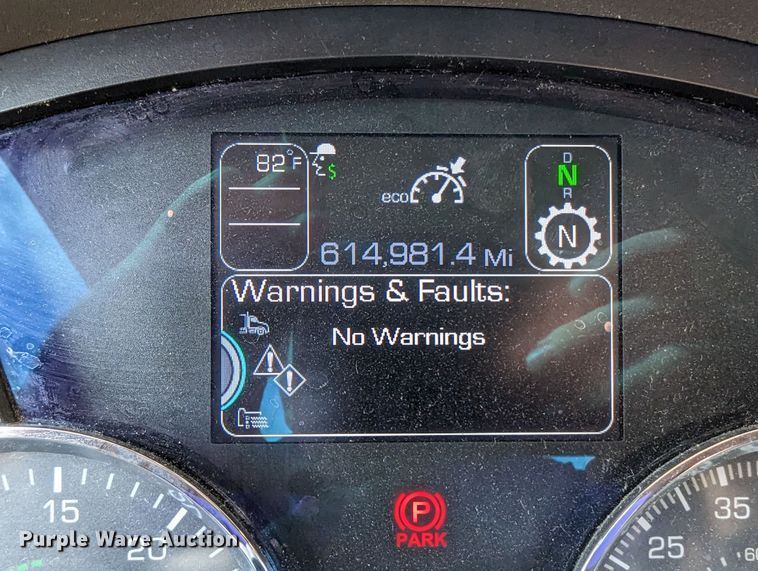 image for item MN9976 2019 Kenworth T680  semi truck