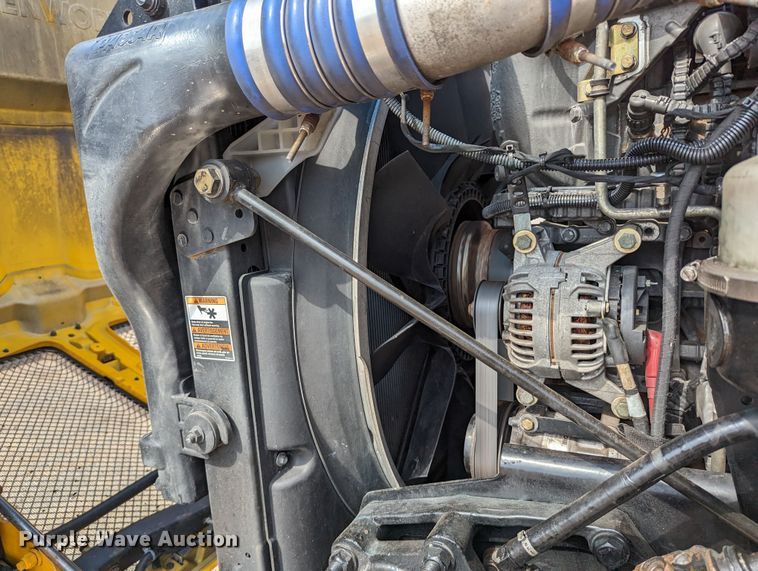 image for item MN9976 2019 Kenworth T680  semi truck