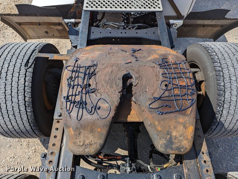 image for item MN9976 2019 Kenworth T680  semi truck