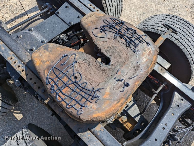 image for item MN9976 2019 Kenworth T680  semi truck