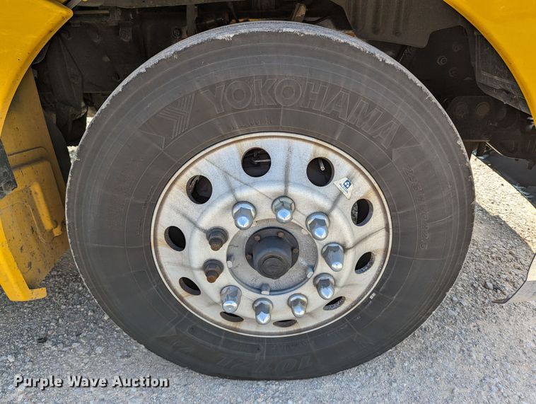 image for item MN9976 2019 Kenworth T680  semi truck