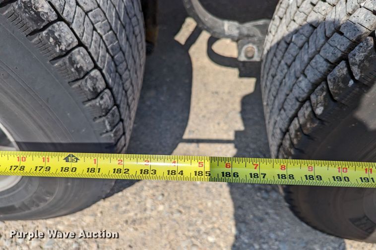 image for item MN9976 2019 Kenworth T680  semi truck