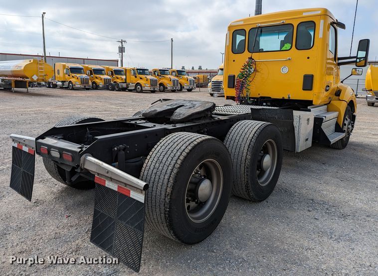 image for item MN9977 2019 Kenworth T680  semi truck