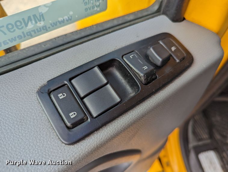 image for item MN9977 2019 Kenworth T680  semi truck