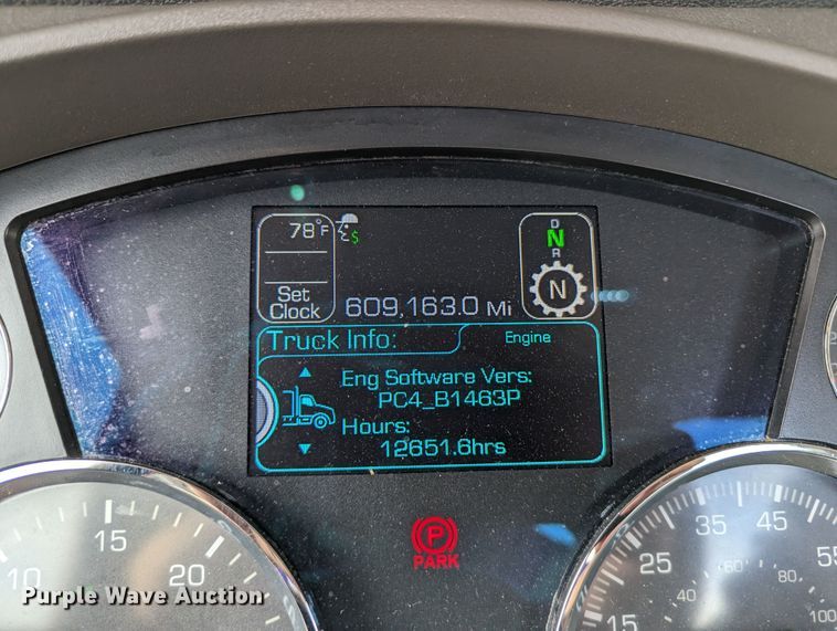 image for item MN9977 2019 Kenworth T680  semi truck