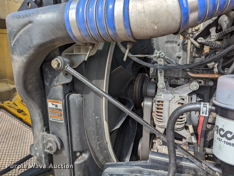 image for item MN9977 2019 Kenworth T680  semi truck