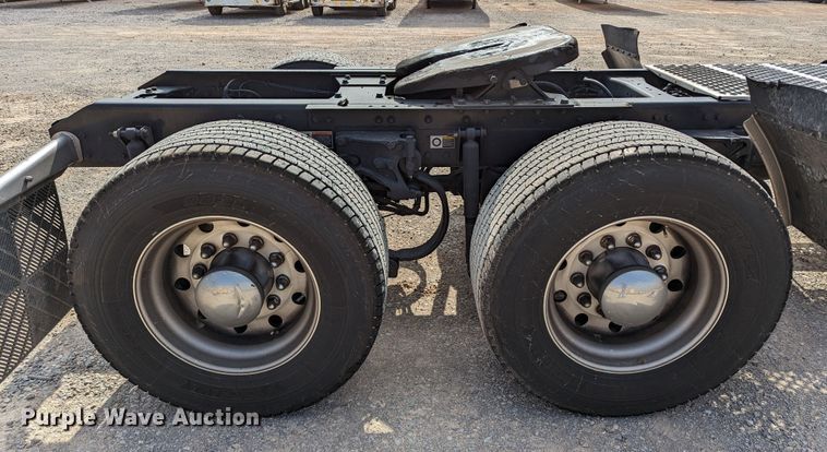 image for item MN9977 2019 Kenworth T680  semi truck