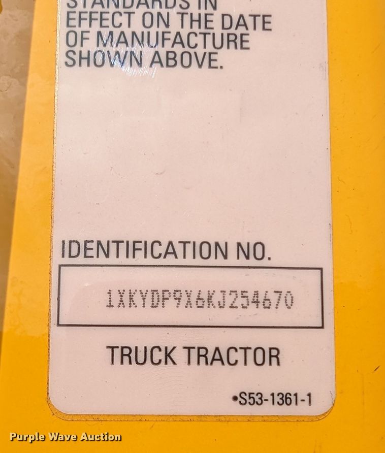 image for item MN9977 2019 Kenworth T680  semi truck