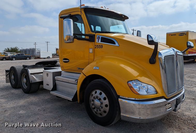 image for item MN9978 2019 Kenworth T680  semi truck