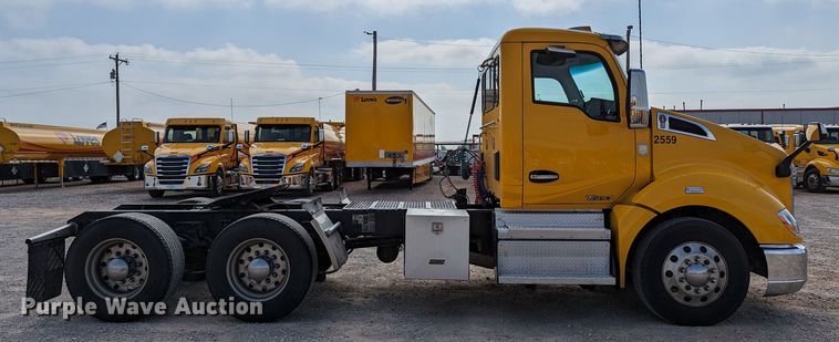 image for item MN9978 2019 Kenworth T680  semi truck