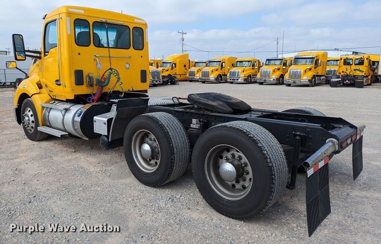 image for item MN9978 2019 Kenworth T680  semi truck