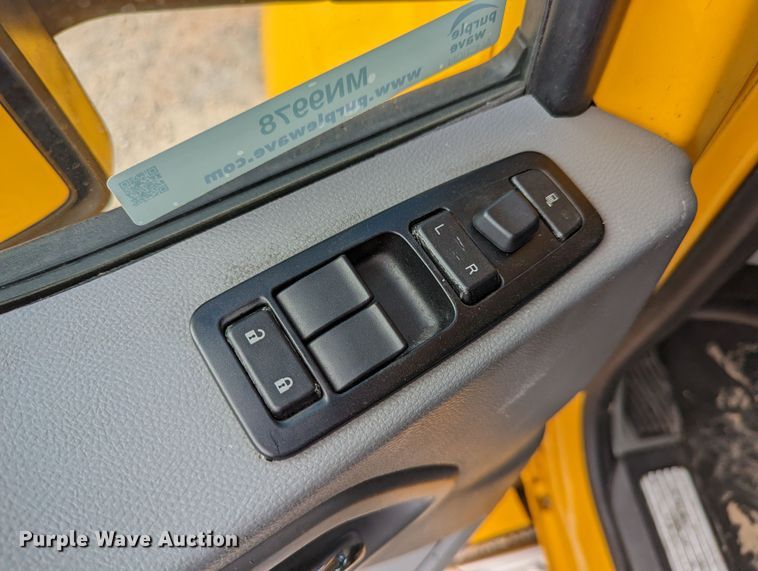 image for item MN9978 2019 Kenworth T680  semi truck