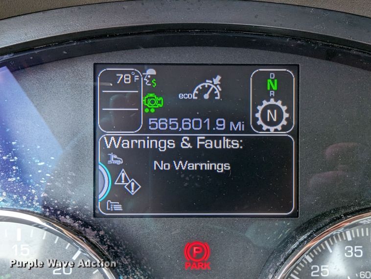 image for item MN9978 2019 Kenworth T680  semi truck