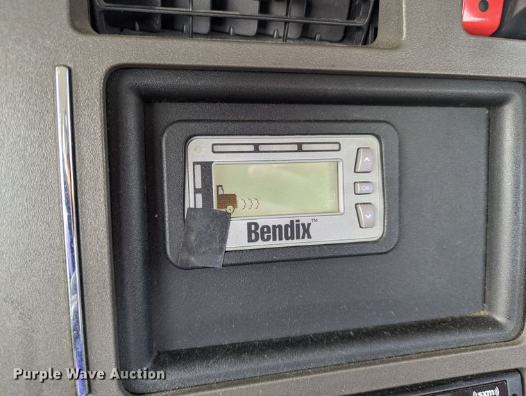 image for item MN9978 2019 Kenworth T680  semi truck