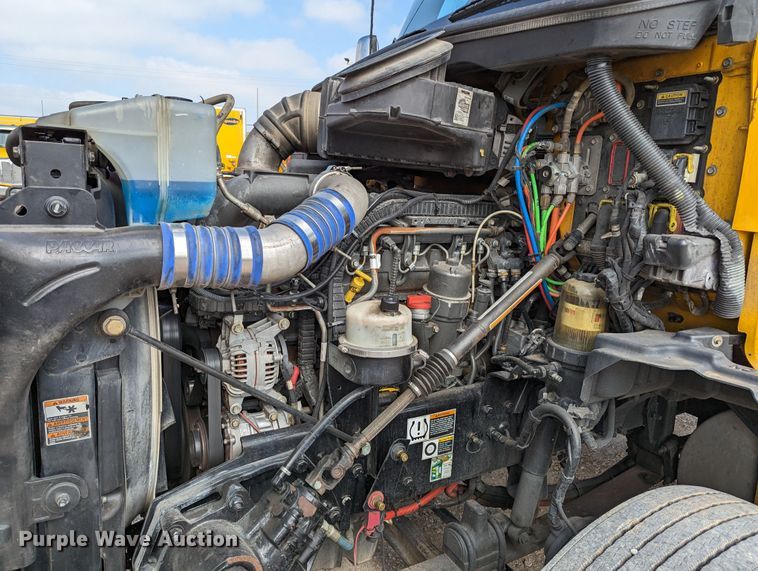 image for item MN9978 2019 Kenworth T680  semi truck