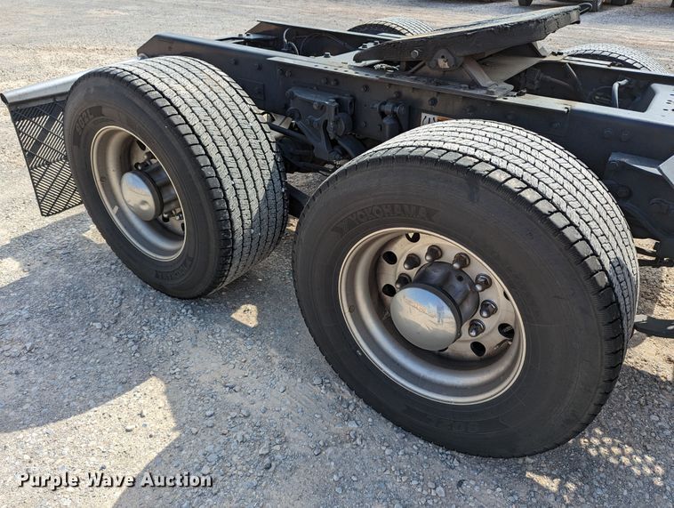 image for item MN9978 2019 Kenworth T680  semi truck