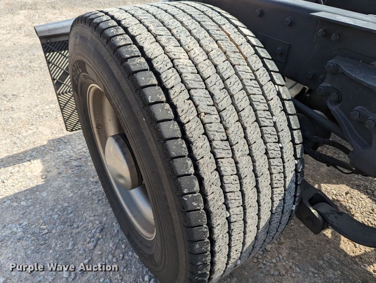 image for item MN9978 2019 Kenworth T680  semi truck