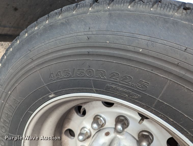 image for item MN9978 2019 Kenworth T680  semi truck