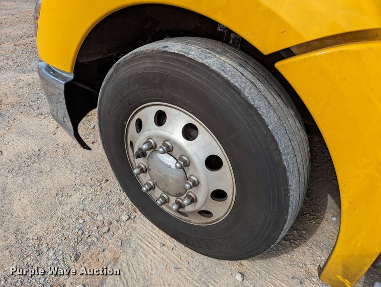 image for item MN9978 2019 Kenworth T680  semi truck