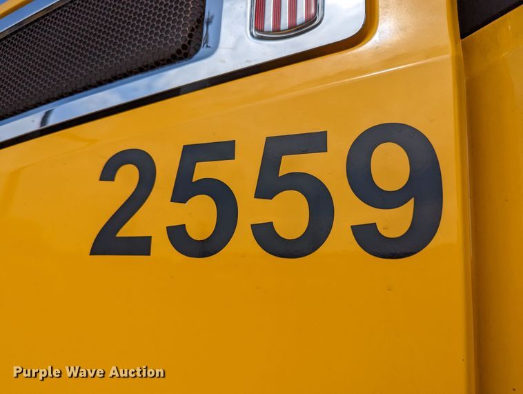 image for item MN9978 2019 Kenworth T680  semi truck