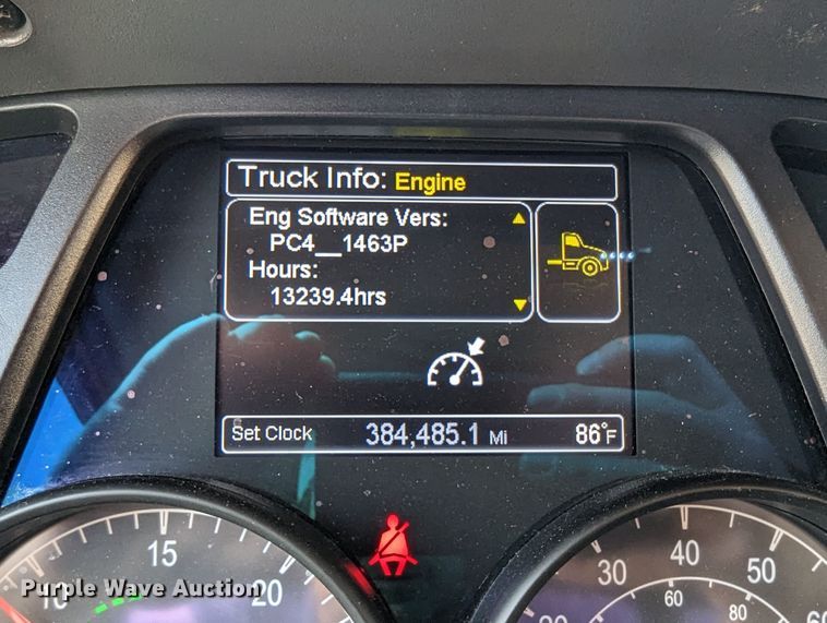 image for item MN9979 2019 Peterbilt 579  semi truck