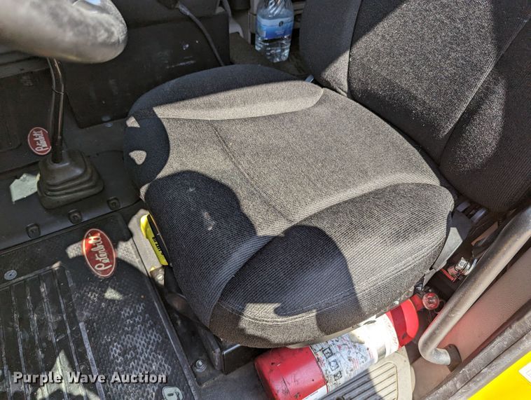 image for item MN9979 2019 Peterbilt 579  semi truck