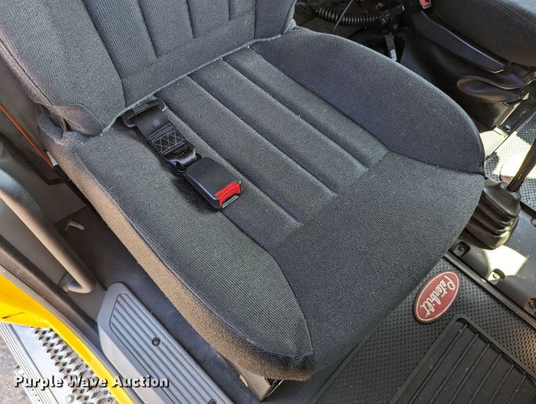 image for item MN9979 2019 Peterbilt 579  semi truck