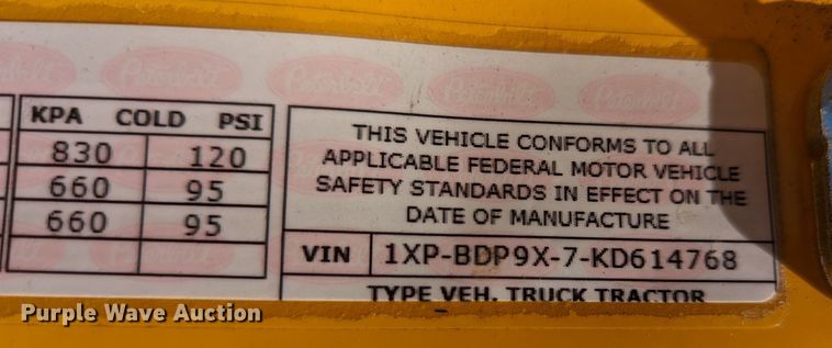 image for item MN9979 2019 Peterbilt 579  semi truck