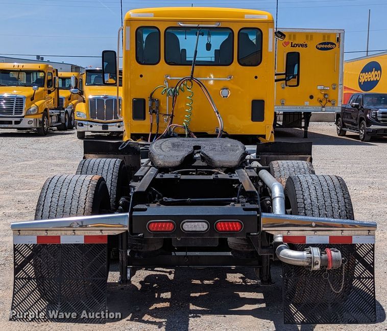 image for item MN9985 2020 Kenworth T680  semi truck