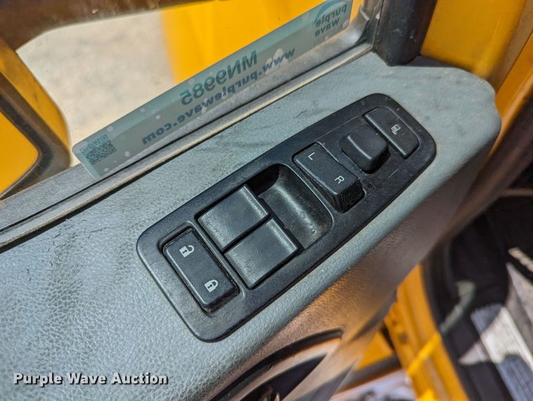 image for item MN9985 2020 Kenworth T680  semi truck