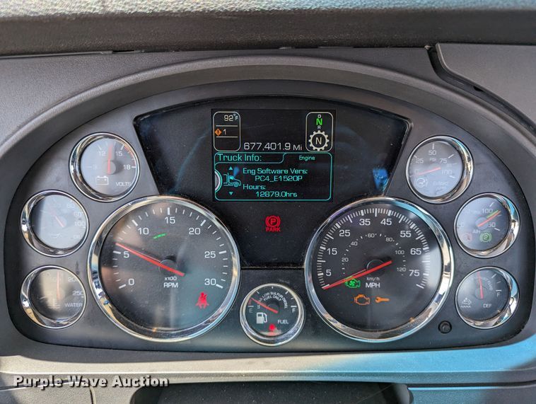 image for item MN9985 2020 Kenworth T680  semi truck