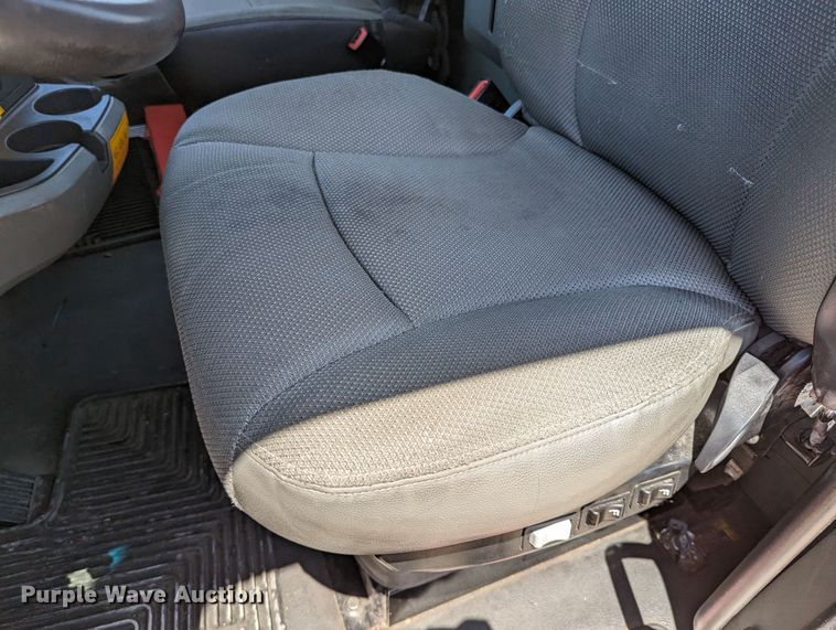 image for item MN9985 2020 Kenworth T680  semi truck