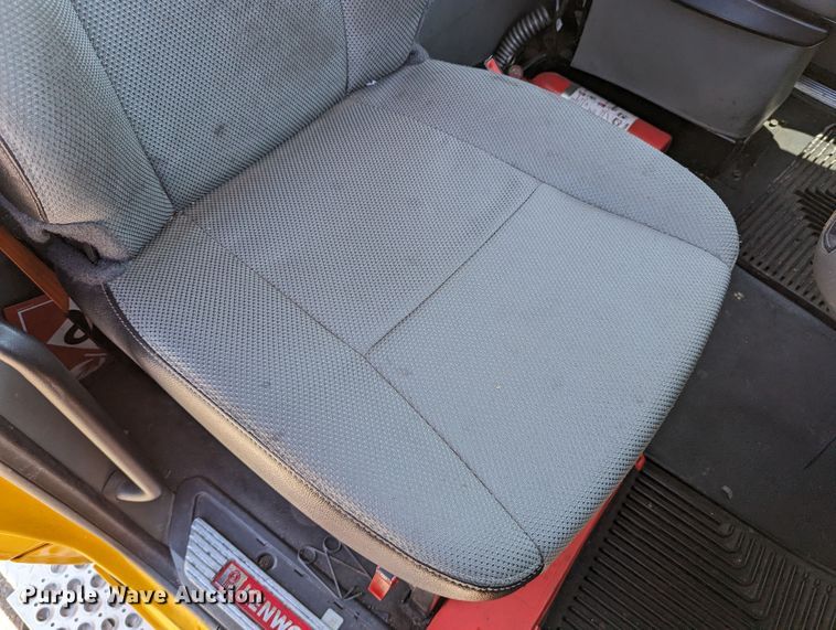 image for item MN9985 2020 Kenworth T680  semi truck