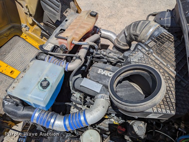 image for item MN9985 2020 Kenworth T680  semi truck