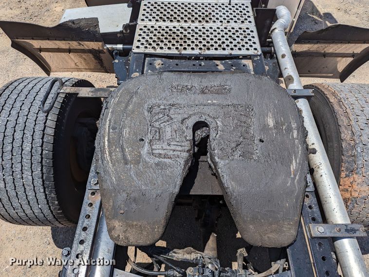 image for item MN9985 2020 Kenworth T680  semi truck