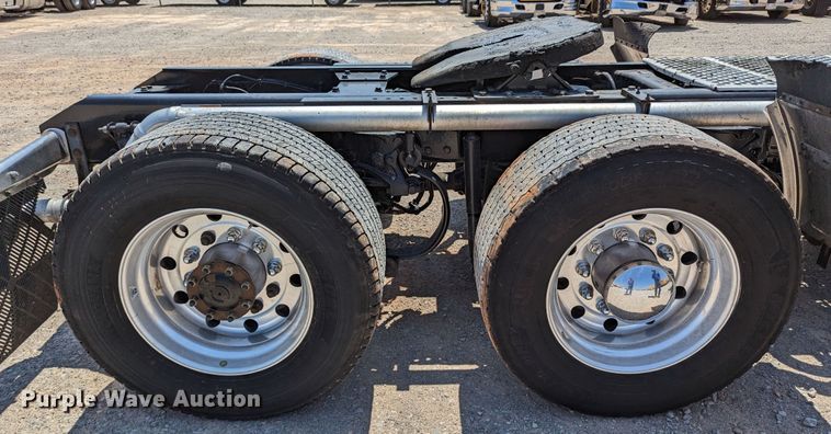 image for item MN9985 2020 Kenworth T680  semi truck