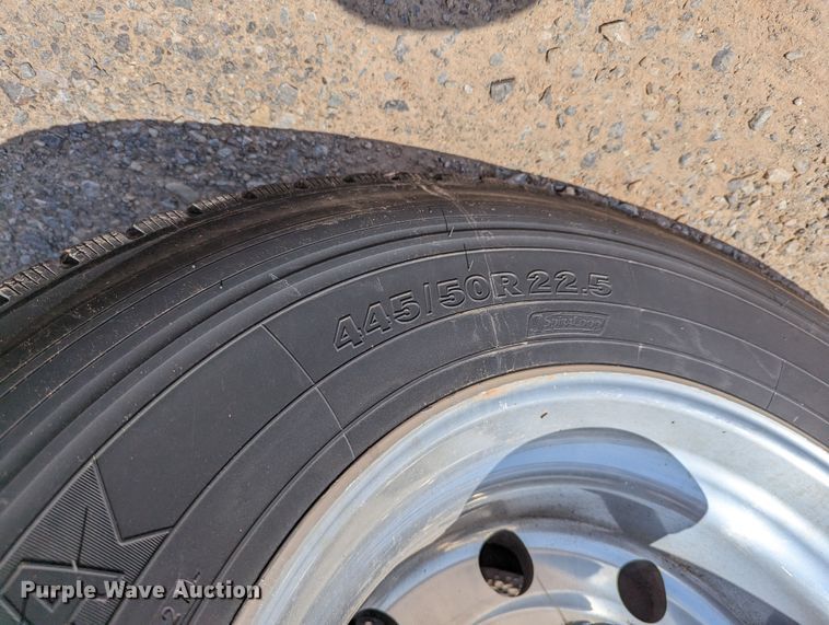 image for item MN9985 2020 Kenworth T680  semi truck