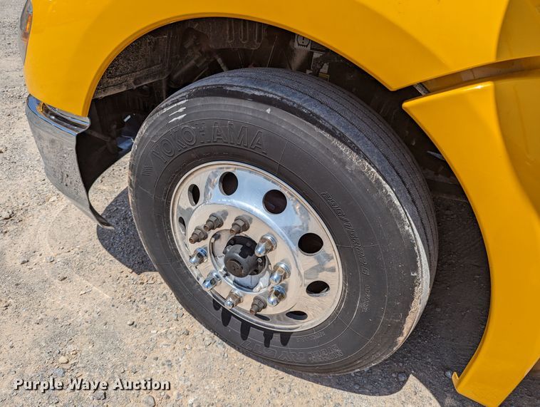 image for item MN9985 2020 Kenworth T680  semi truck