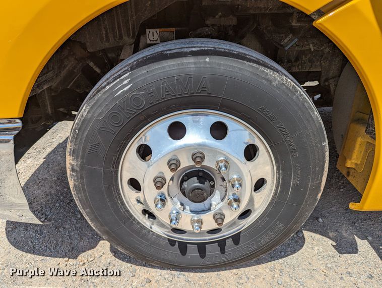 image for item MN9985 2020 Kenworth T680  semi truck