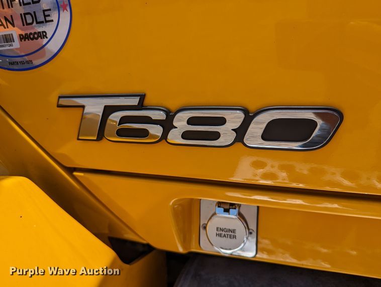 image for item MN9985 2020 Kenworth T680  semi truck