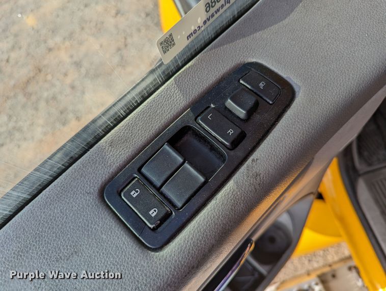 image for item MN9986 2019 Peterbilt 579  semi truck