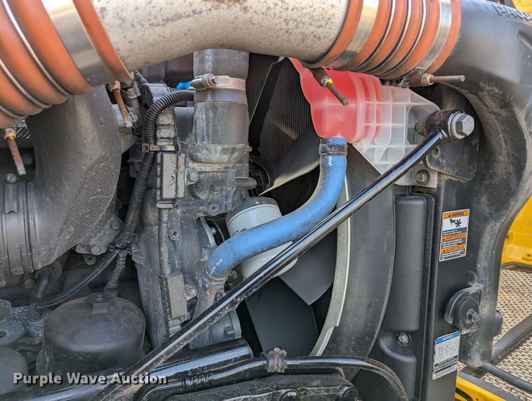 image for item MN9986 2019 Peterbilt 579  semi truck